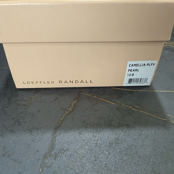 Loeffler Randall Camilla Pearl size 10 - Picture 16 of 16